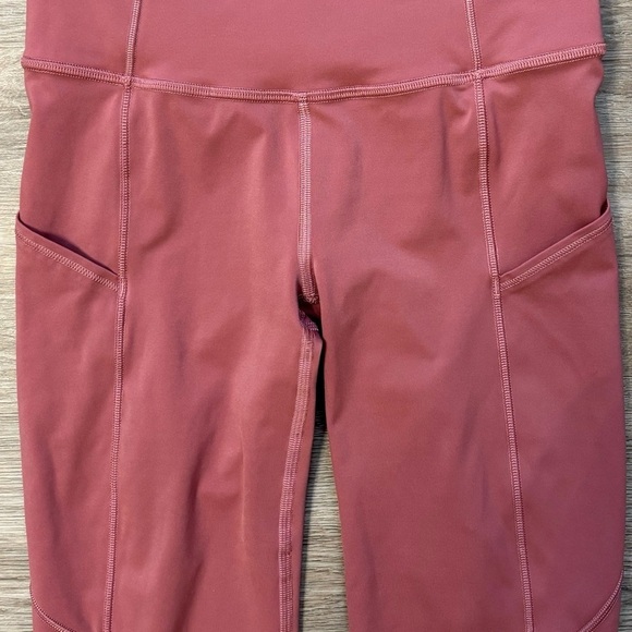 Lululemon Fast And Free Shorts Size 4 In Cherry Tint 10" - Picture 4 of 6